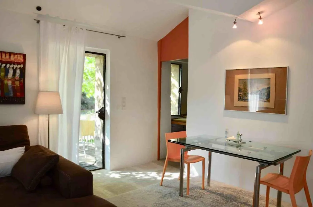 Les Cerisiers Maison Bertuli Climatise, Piscine Chauffee, Lit King Size, Classe 5 Etoiles Оппед