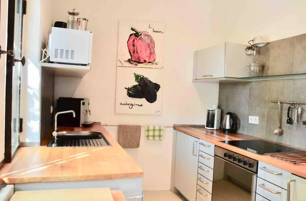 Les Cerisiers Maison Bertuli Climatise, Piscine Chauffee, Lit King Size, Classe 5 Etoiles Оппед Дом отдыха