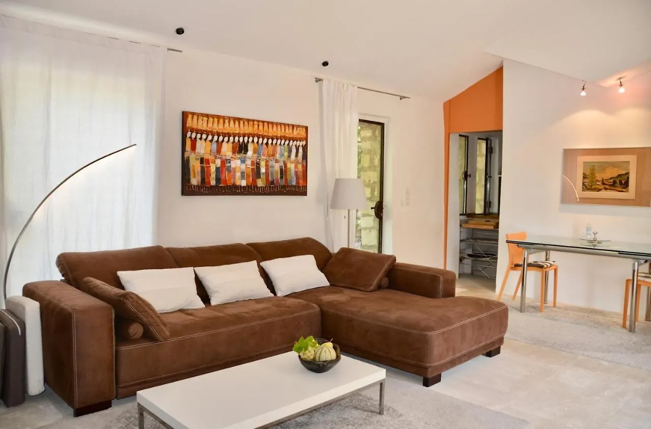 Les Cerisiers Maison Bertuli Climatise, Piscine Chauffee, Lit King Size, Classe 5 Etoiles Оппед 0*,
