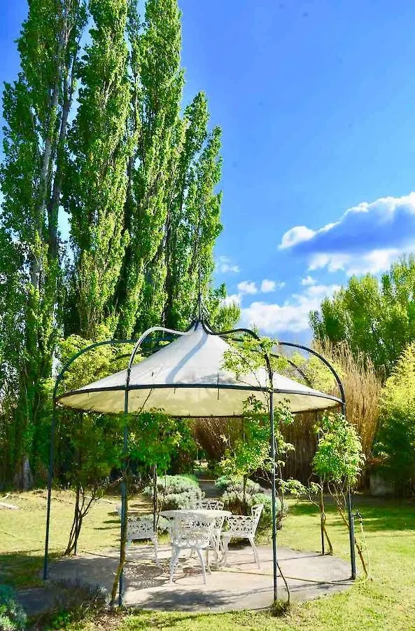 Дом отдыха Les Cerisiers Maison Bertuli Climatise, Piscine Chauffee, Lit King Size, Classe 5 Etoiles Оппед Франция